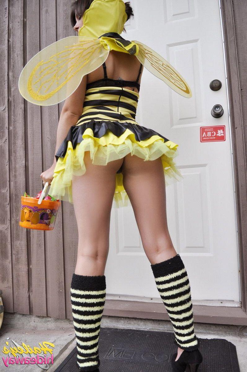20P Pictures of teen Hailey's Hideaway ready for some candy
