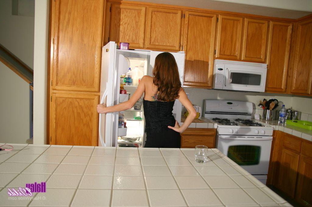 20P Pictures of Haley Wilde getting nude in the kitchen
