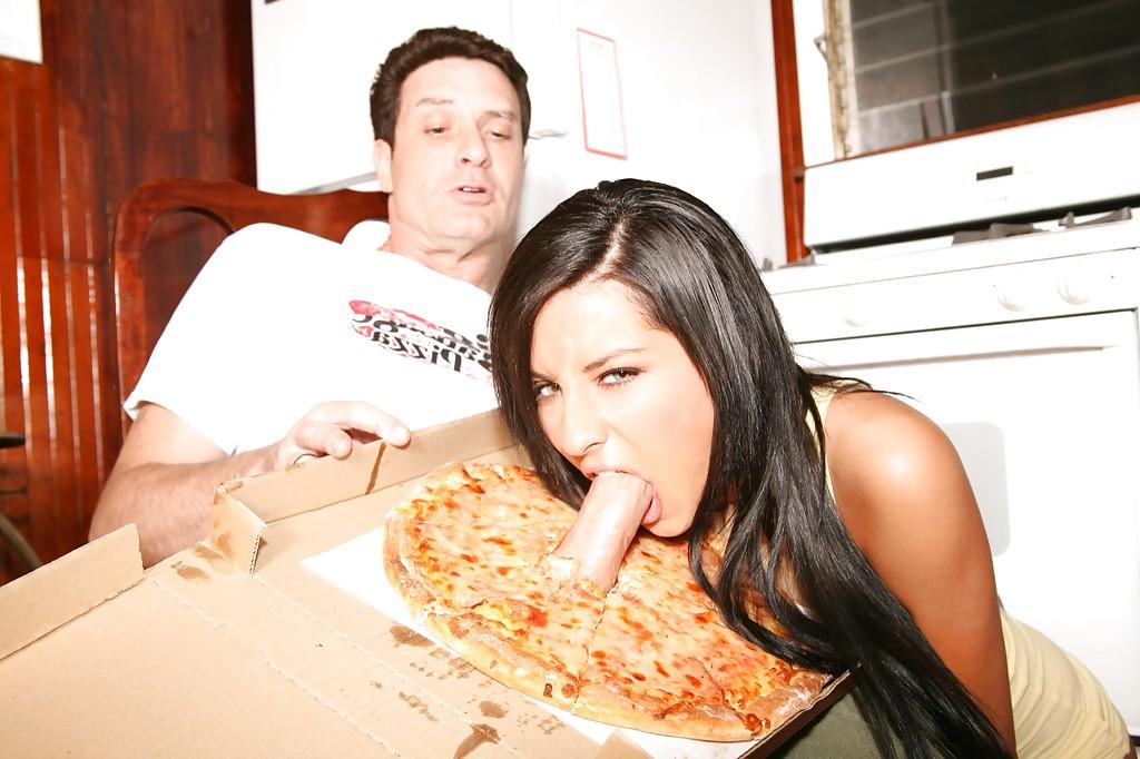 16P Petite hottie Lexi Diamond gets poked hardcore by a lucky pizza-guy