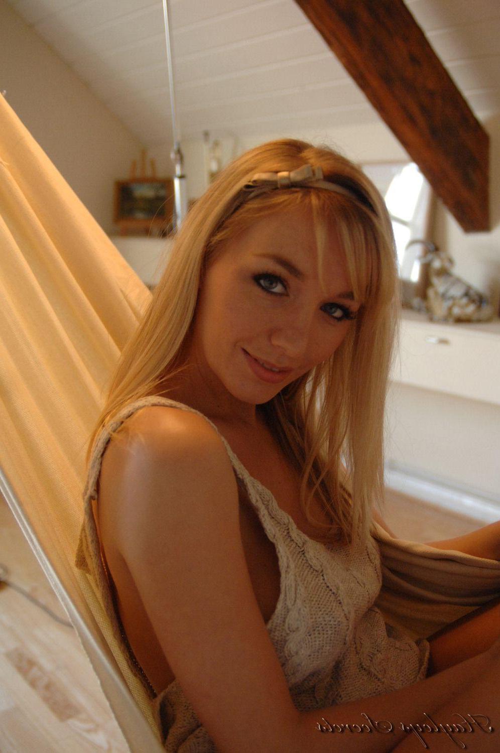 12P Pictures of Hayley feeling horny and lazy at home