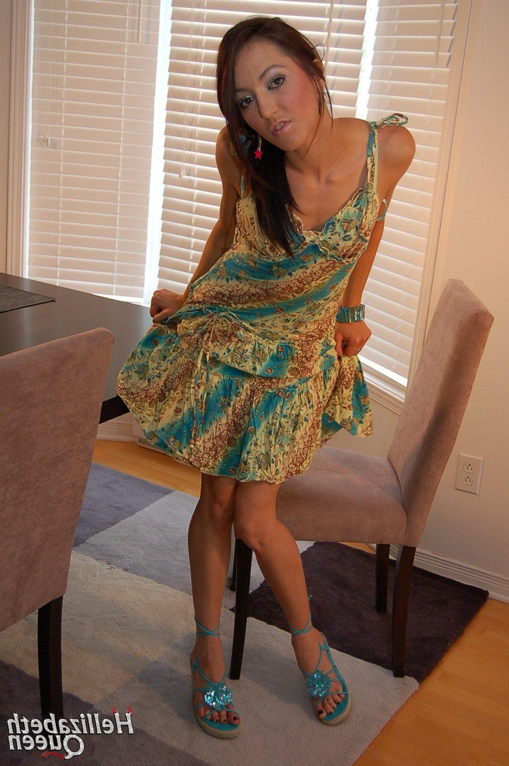 12P Pictures of teen slut Hellizabeth Queen stripping at her desk