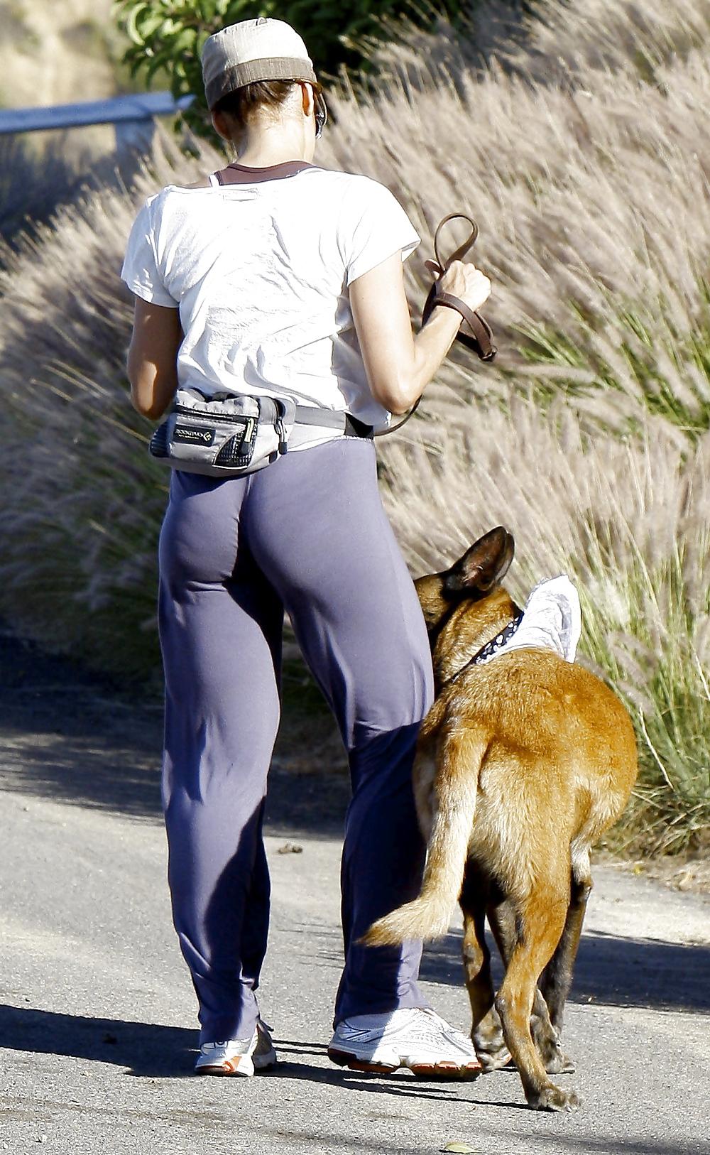 25P Eva Mendes Hot Pics