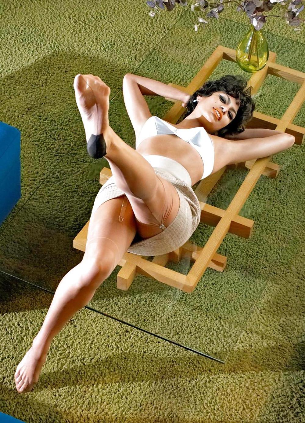 25P Eva Mendes Hot Pics