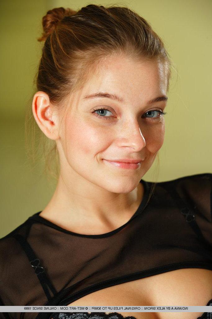 18P Pictures of teen beauty Indiana A getting naked just for you