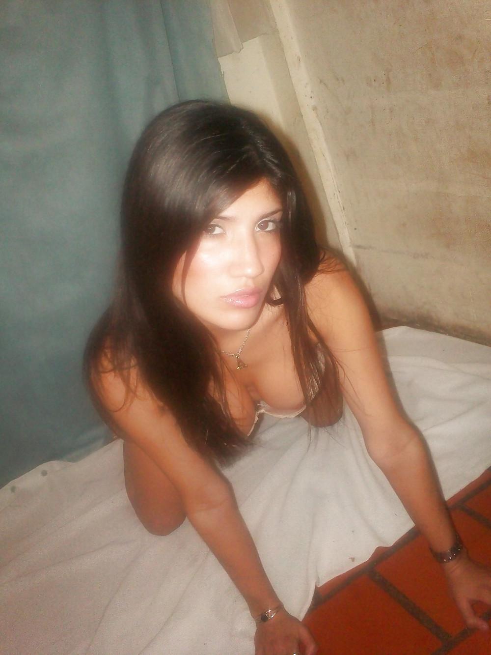 13P Tight Turkish woman (classy) with nice tits
