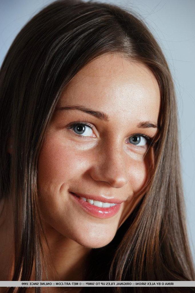 18P Pictures of teen beauty Irina O showing you her hot ass and pussy