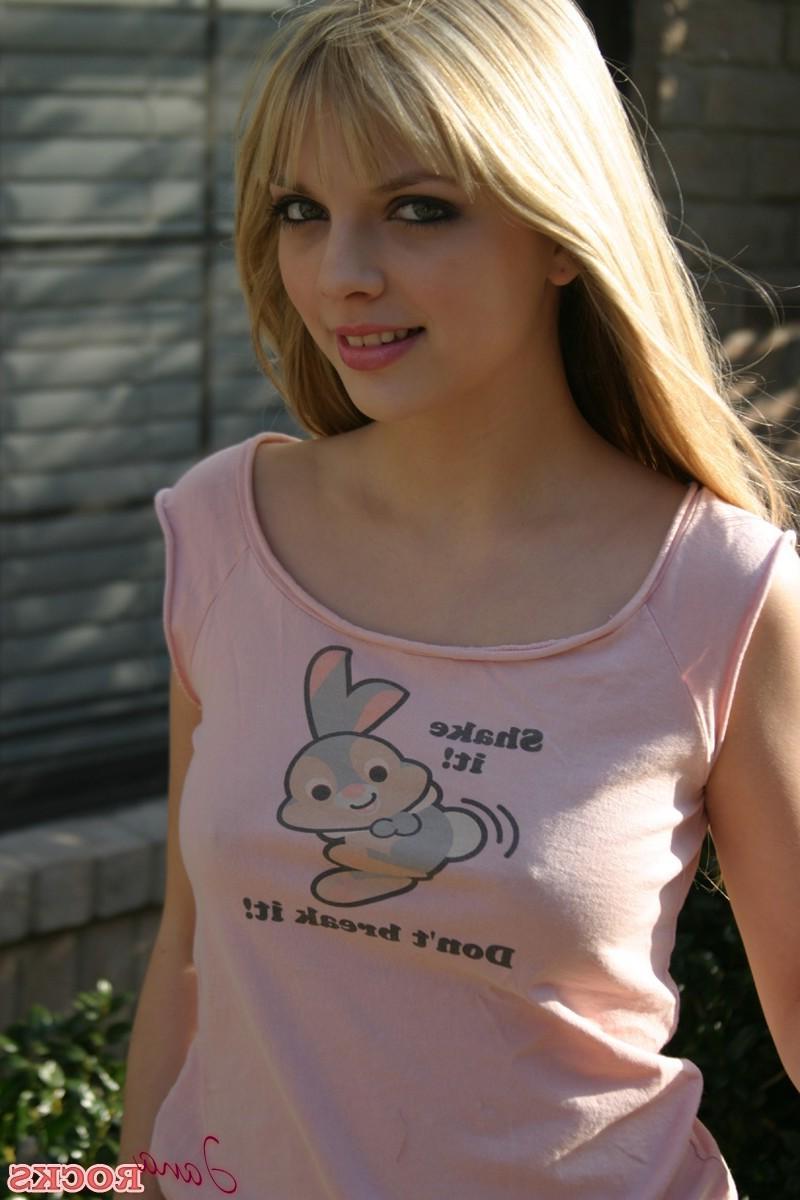 12P Happy Easter from the sexy blonde teen Jana Rocks