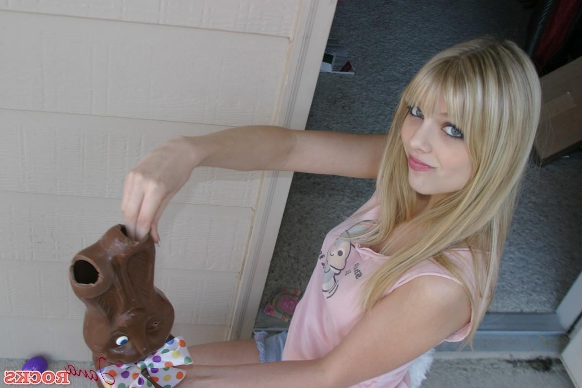 12P Happy Easter from the sexy blonde teen Jana Rocks