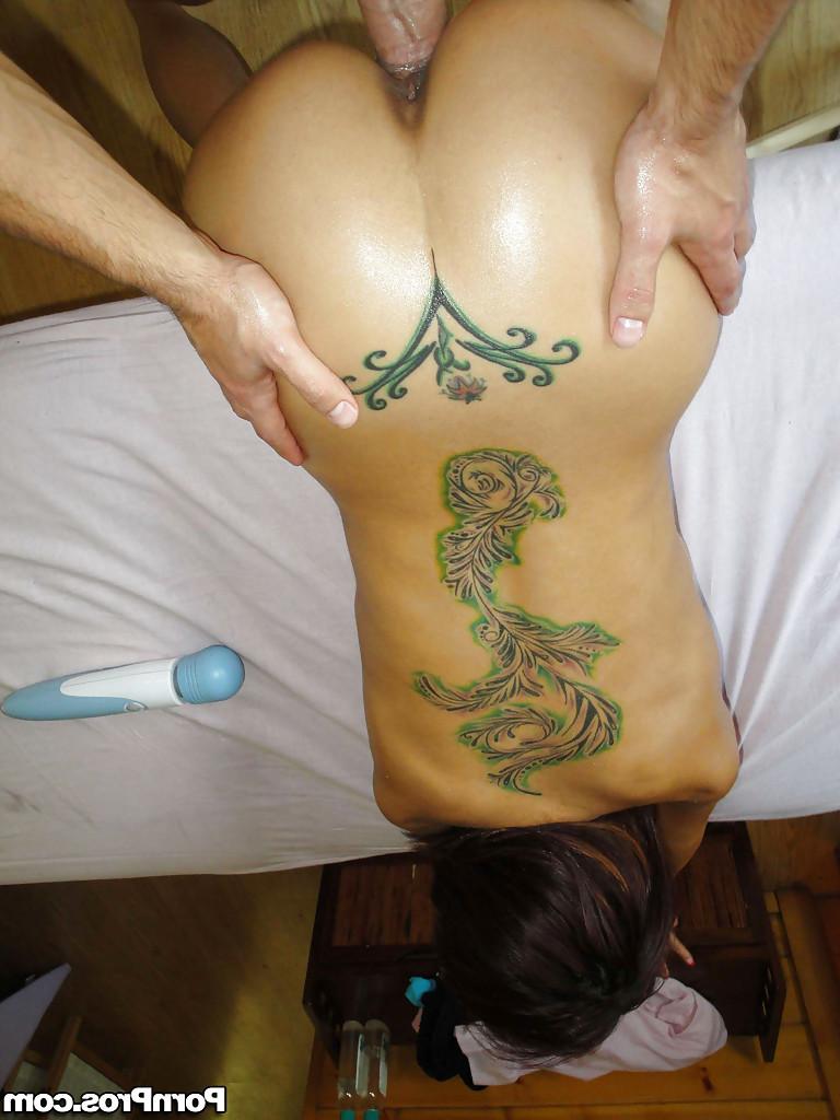 16P Latina babe Mulani Rivera gets her perfect cunt fucked after massage