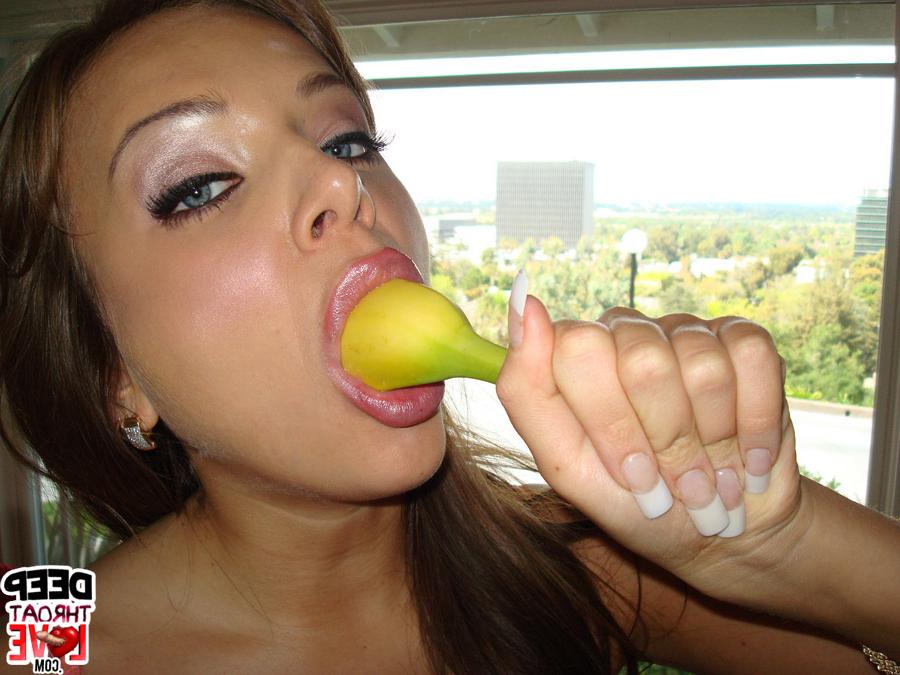 16P Cute babe with long legs Nika Noir practicing deepthroat skills