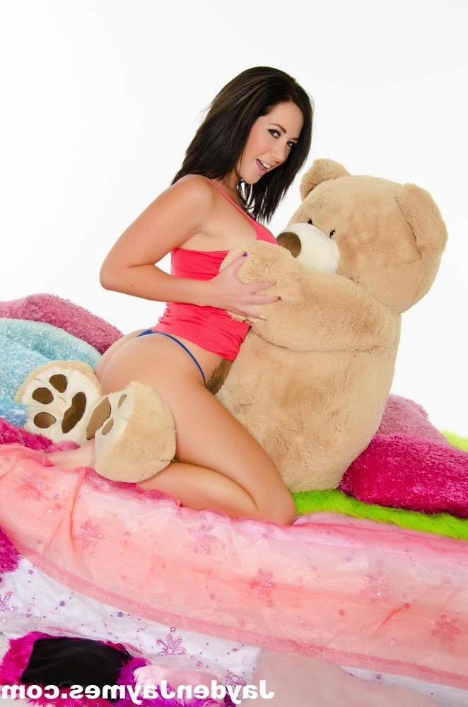 15P The very sexy Jayden Jaymes gets close and personal with her Puba bear