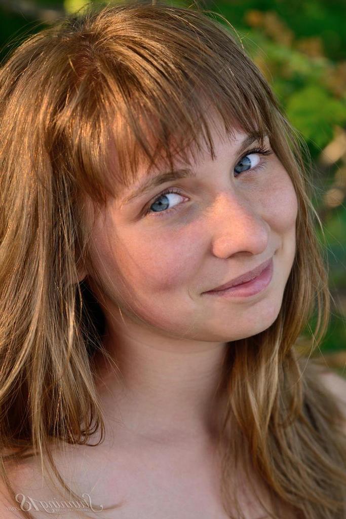 16P Jenny D gets naked and shows you how flexible she is in "Sunny Day"