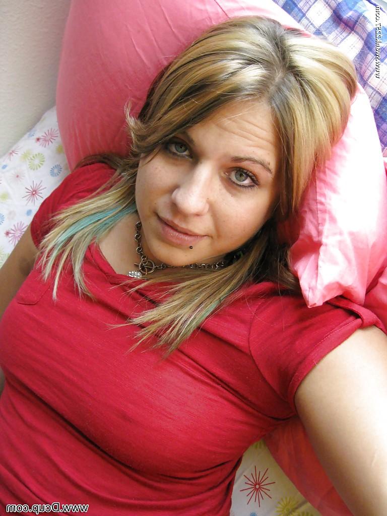 16P Thick blonde girl Roxy Blue taking self-shots while masturbating in bed