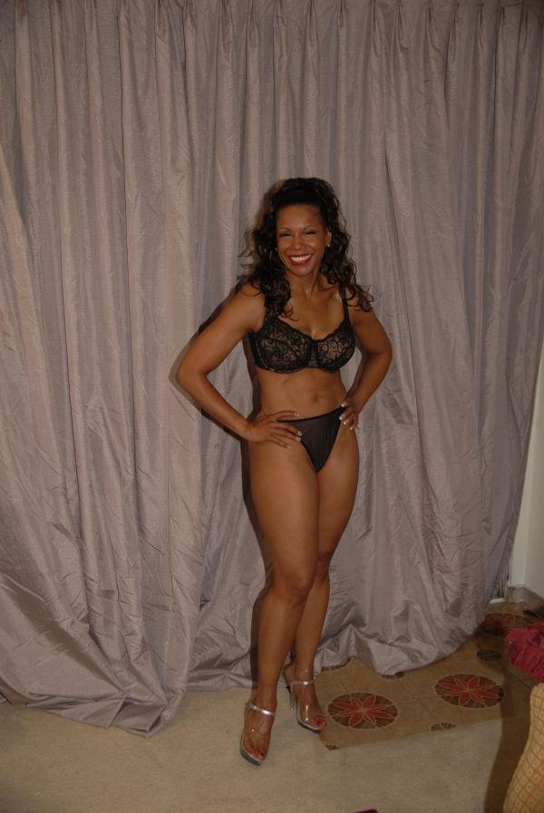 14P Hot mature Semmie Desoura denudes tits and rubs black pussy through panties