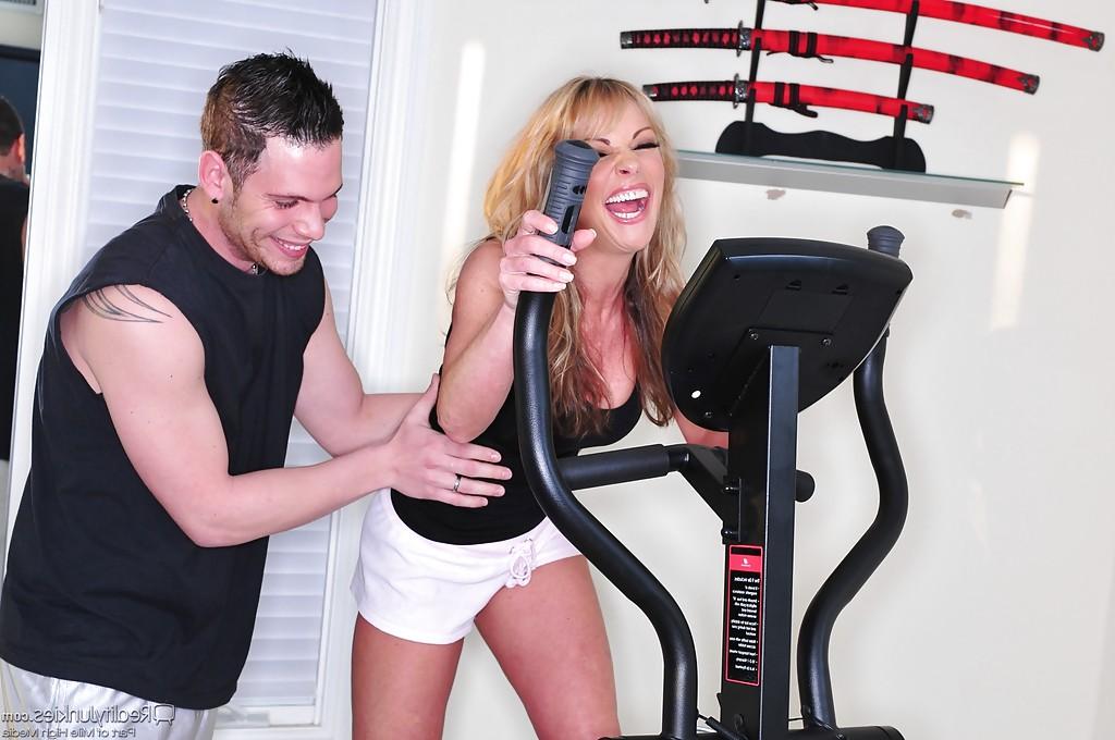 16P Sporty MILF with big jugs Shayla Laveaux gets screwed in the gym