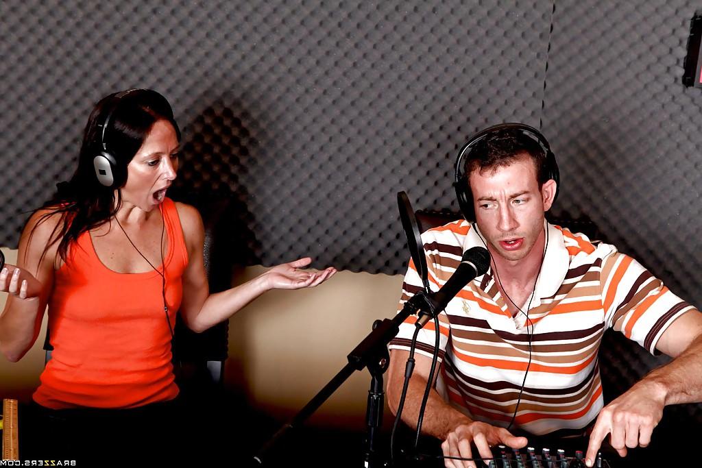 16P Busty MILF in radiostation office Sophia Lomeli got shafted hardcore