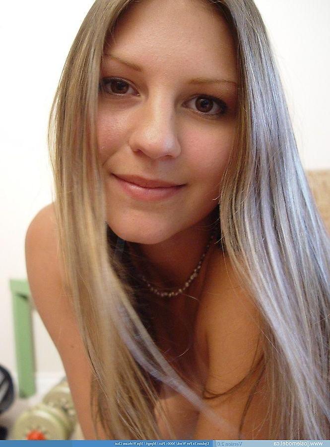 20P Pictures of teen girl Josie Model showing her incredible beauty