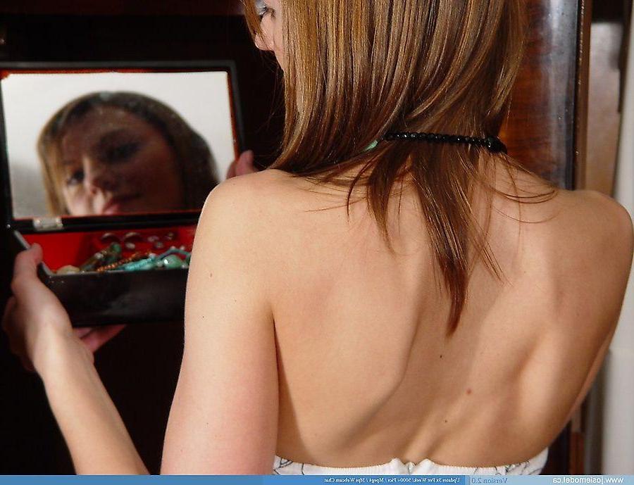 20P Pictures of teen girl Josie Model stripping just for you