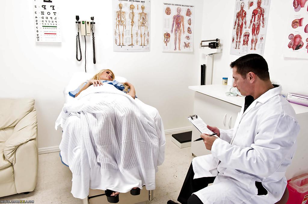 16P Reality beauty with an perfect ass Tasha Reing going through a doctor check