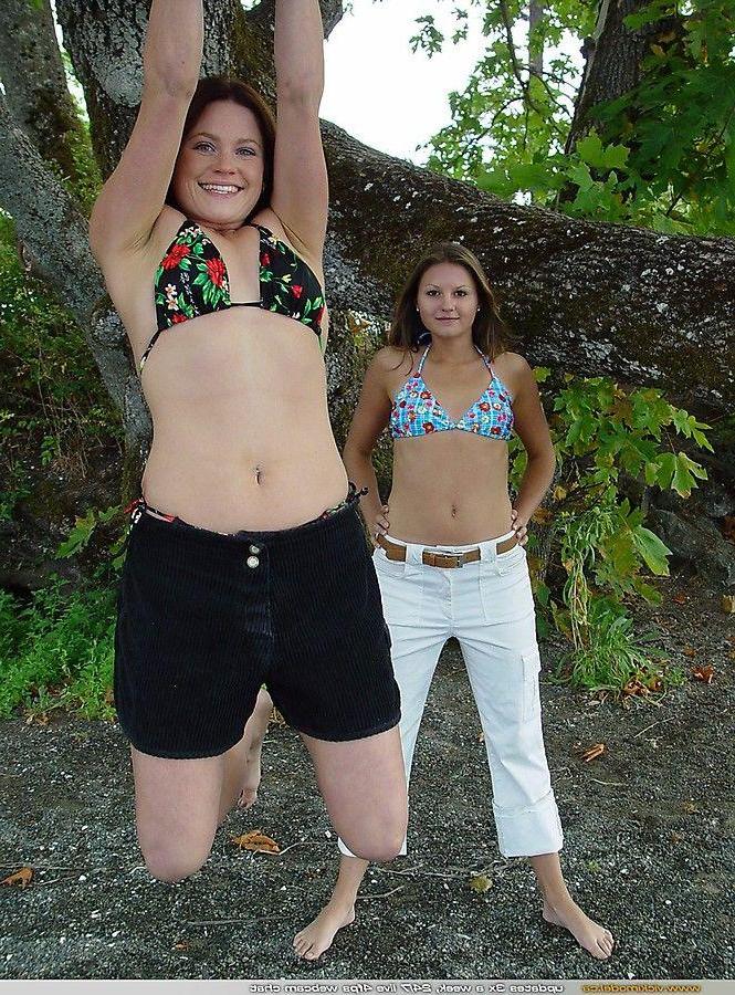 20P Pictures of teen star Vicki Model hanging out with Josie Model