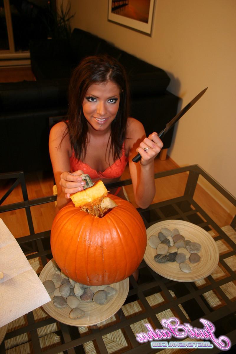 20P Pictures of Just Sasha preparing for halloween