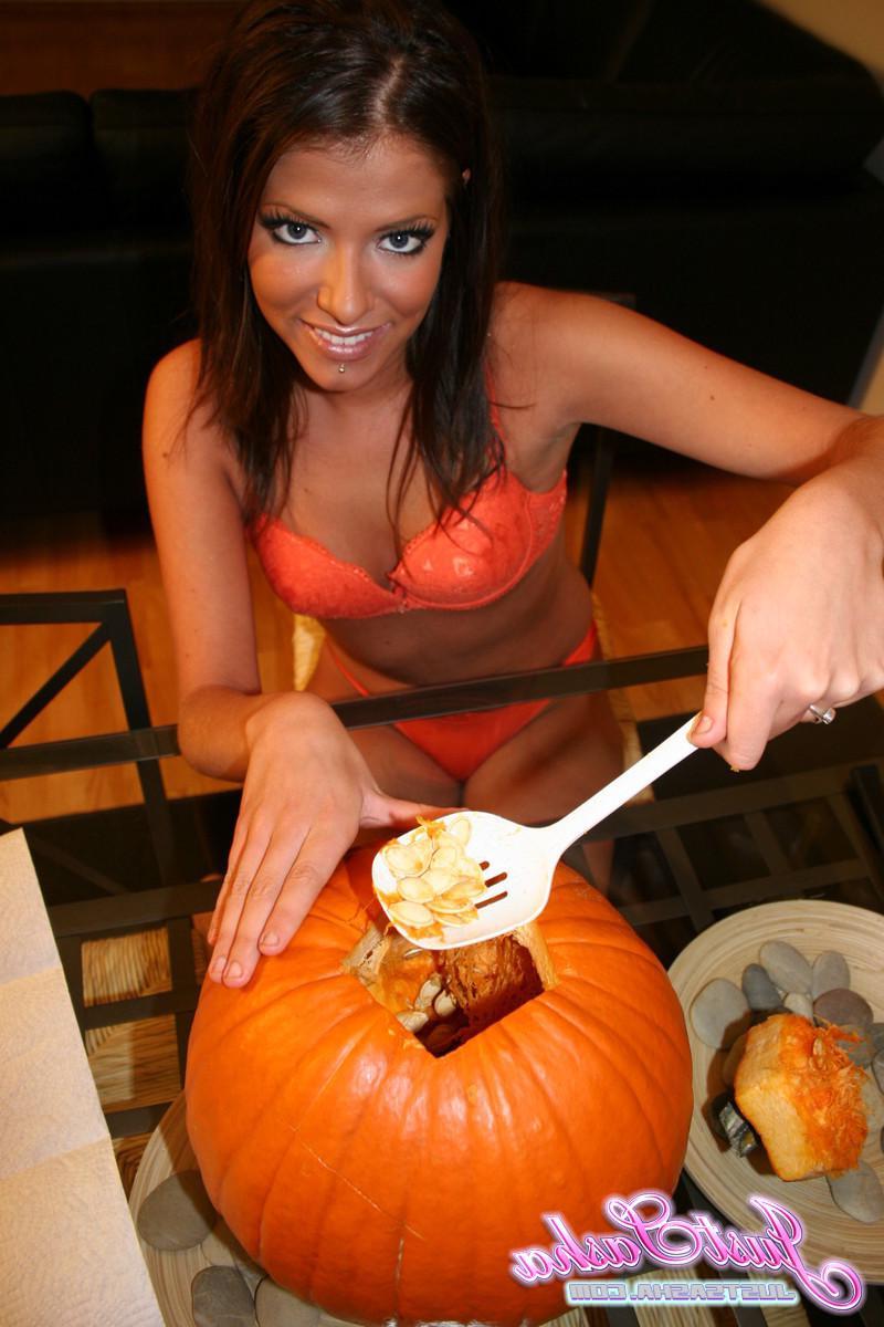 20P Pictures of Just Sasha preparing for halloween