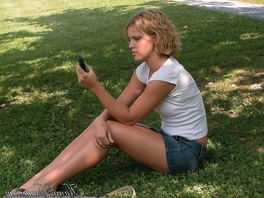 20P Pictures of Karen Dreams showing her beauty outside