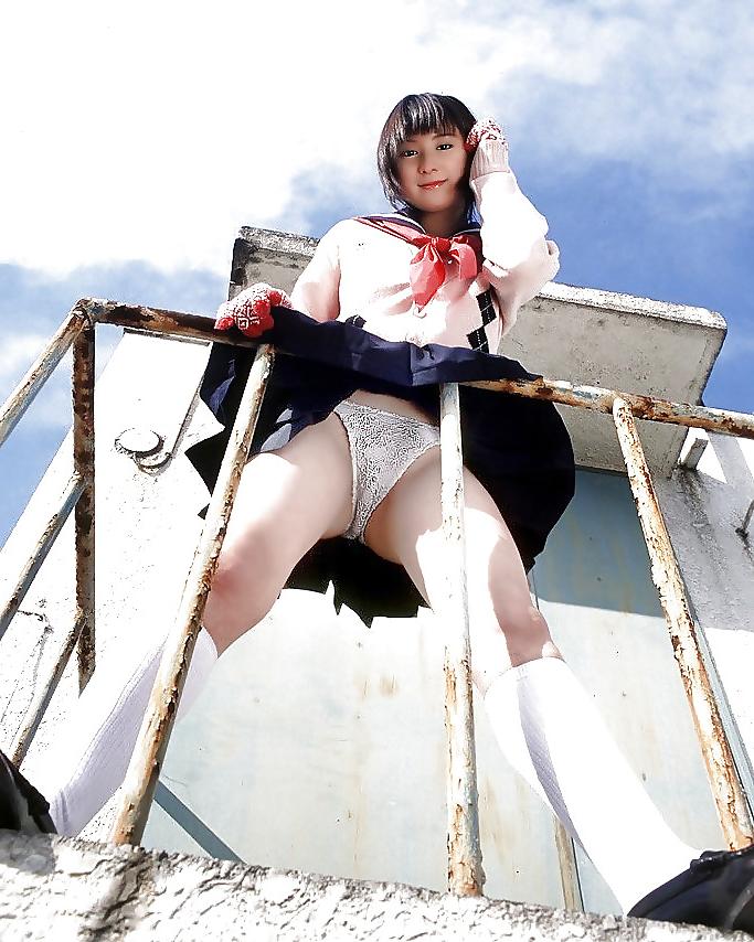 23P Would you like to see japanese upskirts? 2