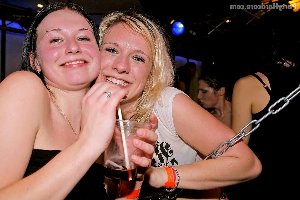 16P Nasty amateur gals get screwed hardcore by male strippers at the party