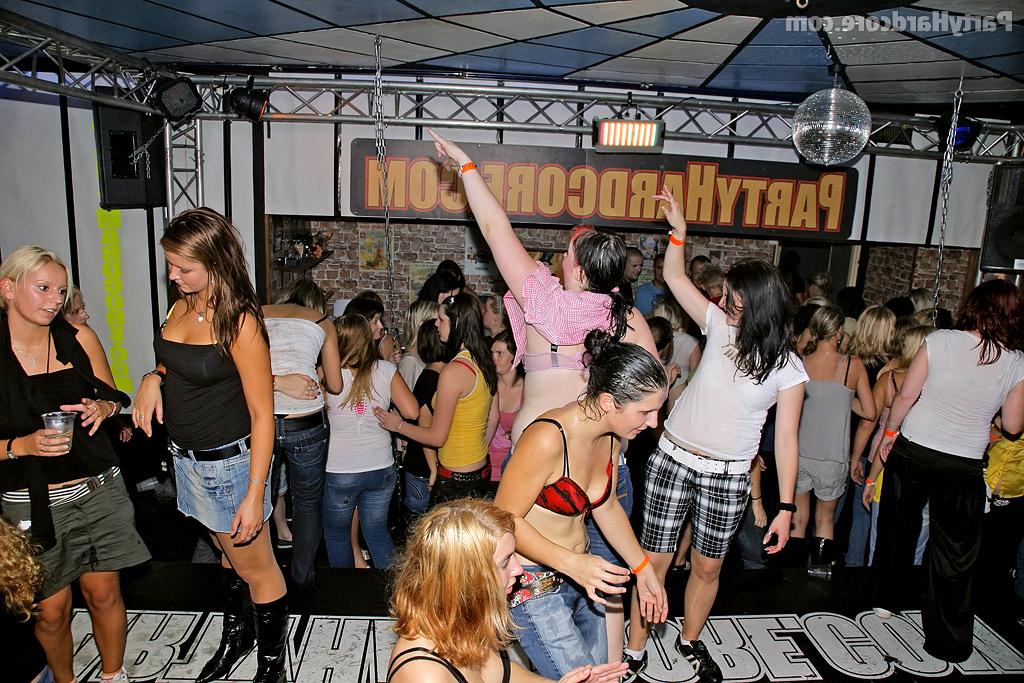 16P Nasty amateur gals get screwed hardcore by male strippers at the party