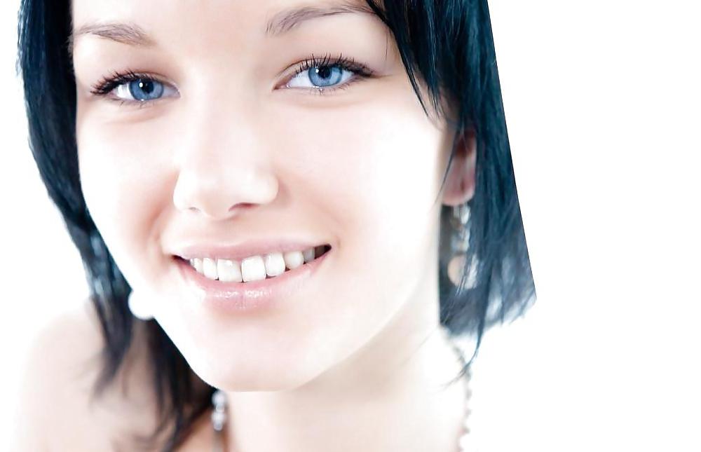 25P 8 Teens - Blue Eyed Hot Chicks