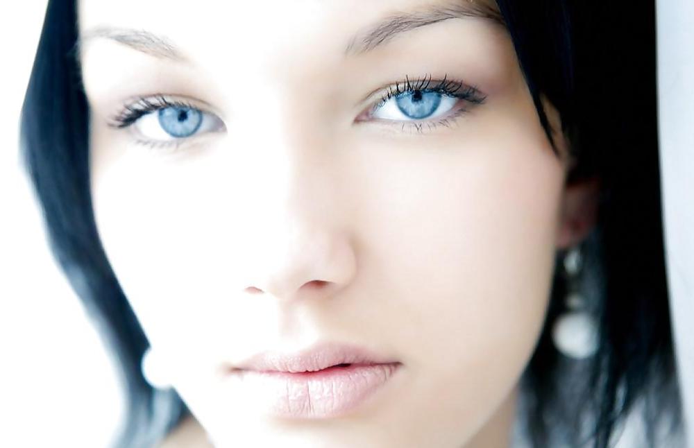 25P 8 Teens - Blue Eyed Hot Chicks