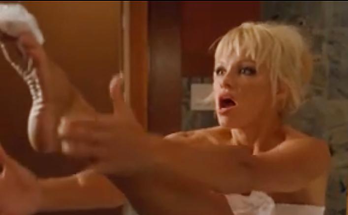 25P Pamela Anderson Foot Pics
