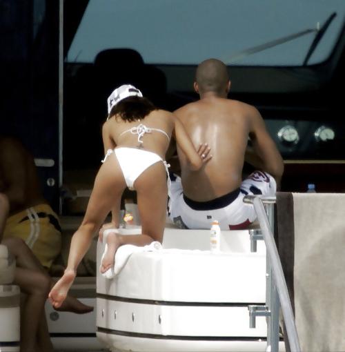 25P Eva Longoria Foot Pics