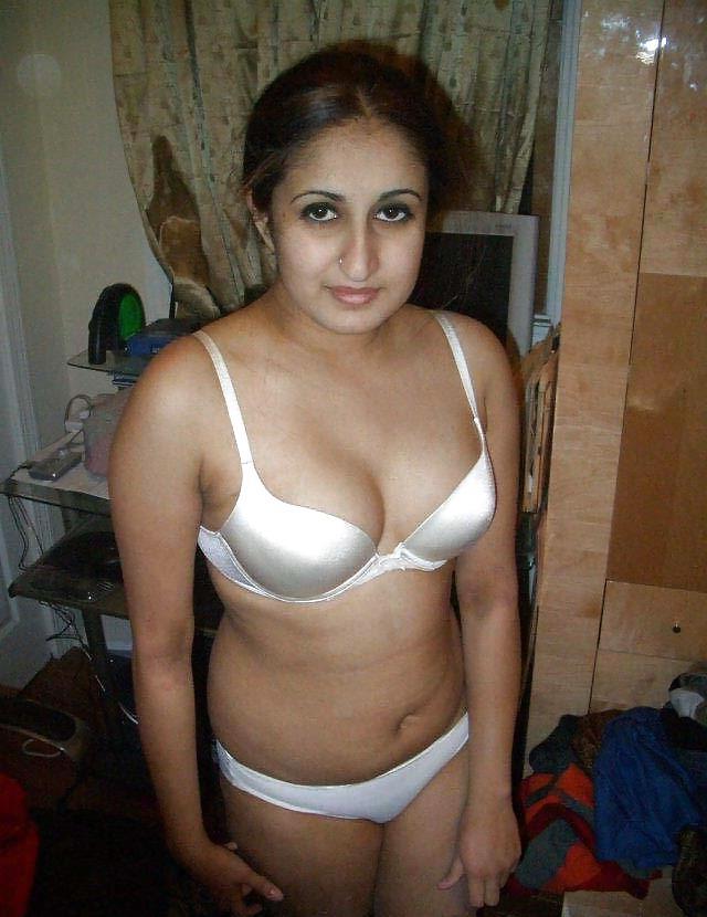 25P INDIAN, PAKI, SIKH, DESI GIRL IN HOTELS UK