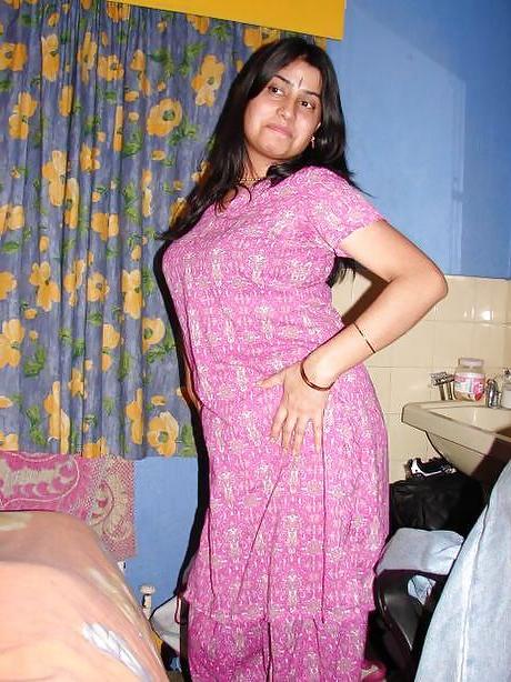 25P INDIAN, PAKI, SIKH, DESI GIRL IN HOTELS UK
