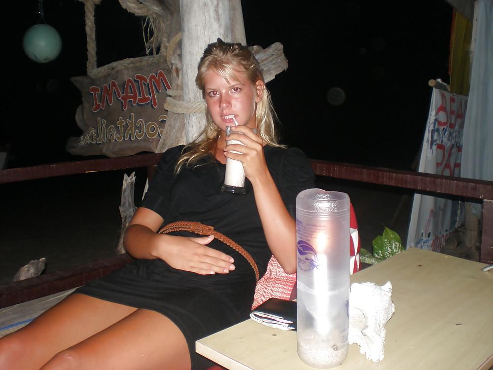 25P Blonde Cutie On Vacation