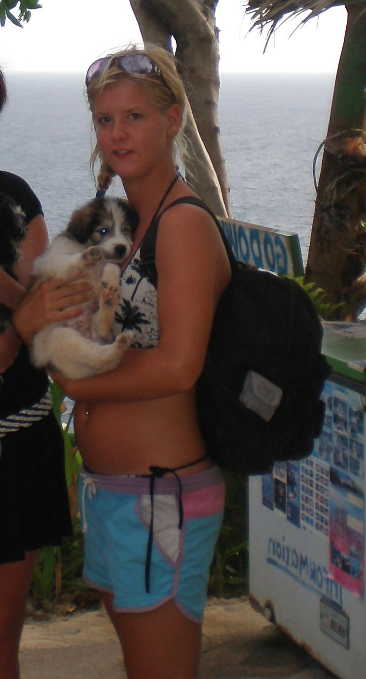 25P Blonde Cutie On Vacation