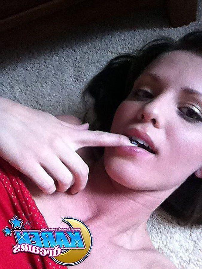 20P Pictures of Karen Dreams teasing on webcam