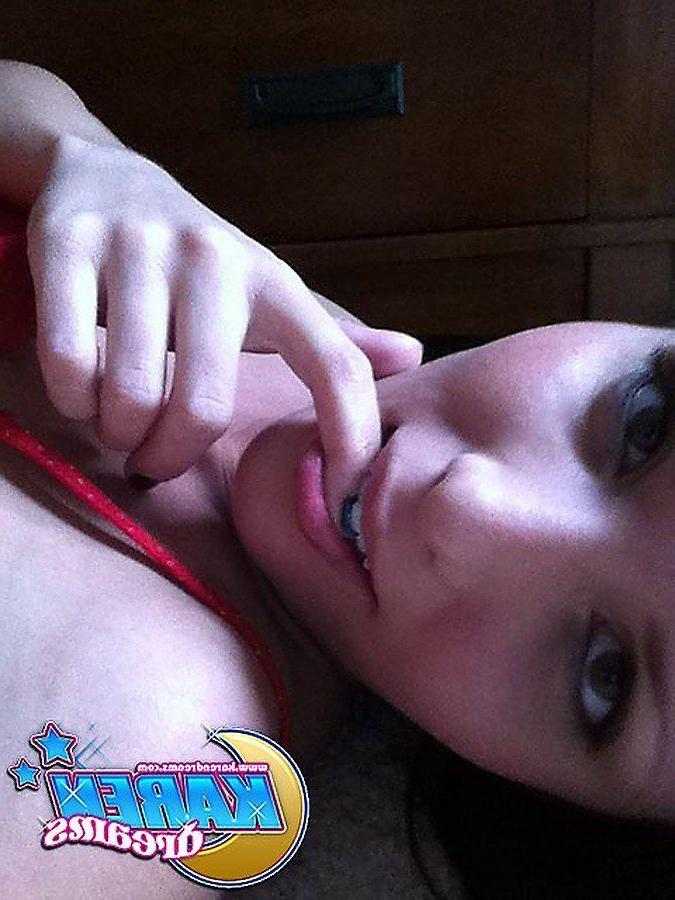 20P Pictures of Karen Dreams teasing on webcam