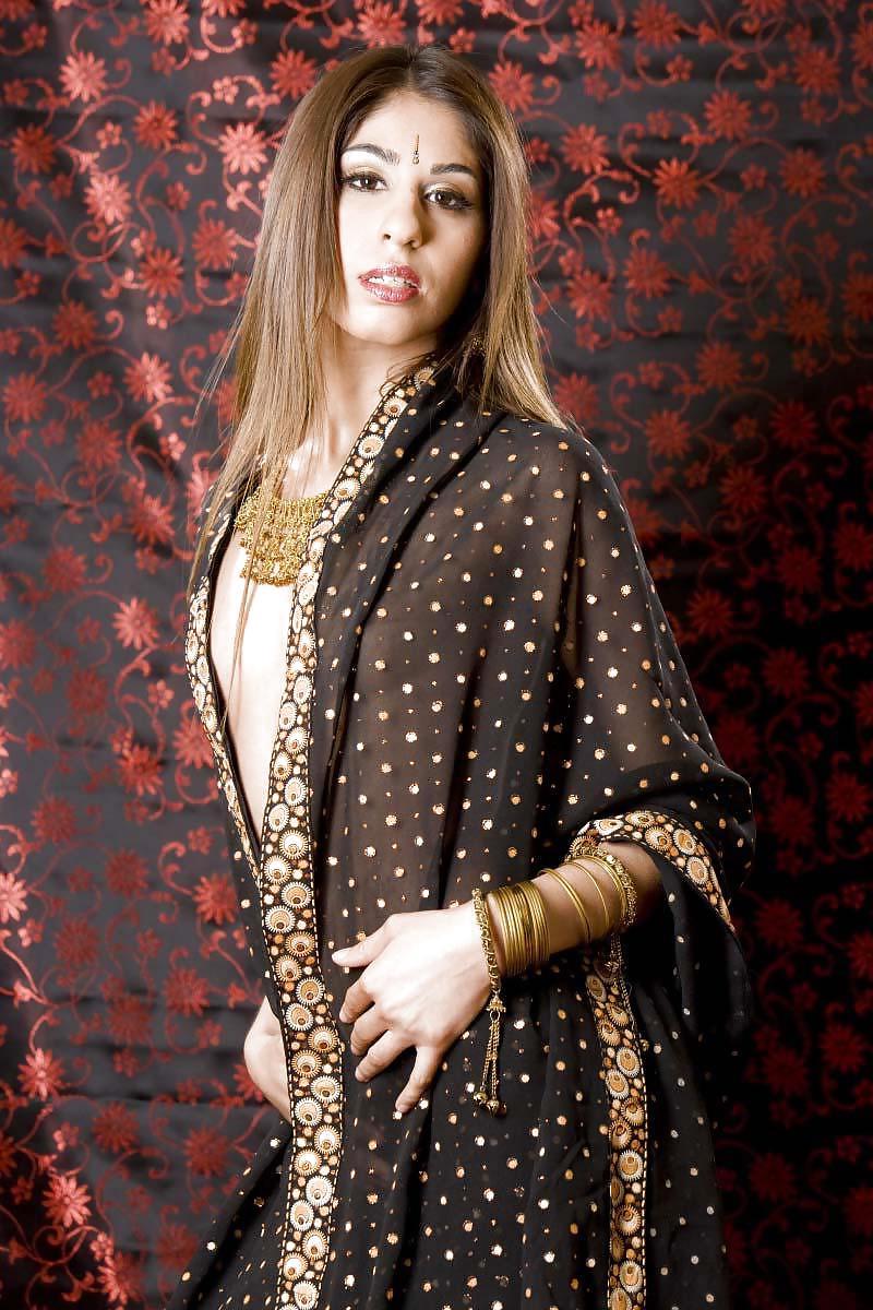23P INDIAN BEAUTY