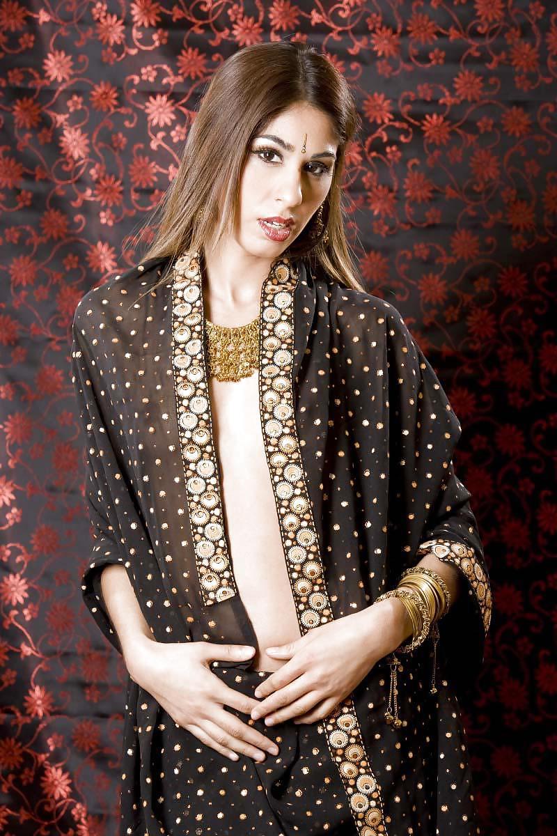 23P INDIAN BEAUTY