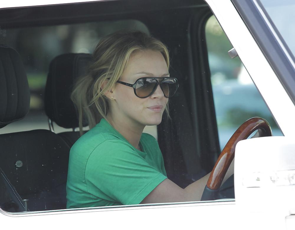9P Hilary Duff out n about Toluca Lake