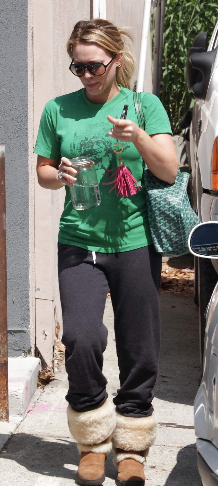 9P Hilary Duff out n about Toluca Lake