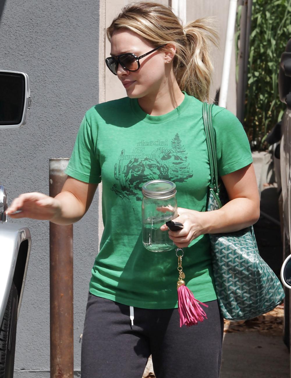 9P Hilary Duff out n about Toluca Lake