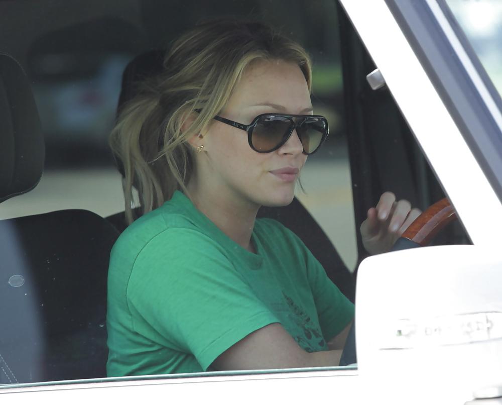 9P Hilary Duff out n about Toluca Lake