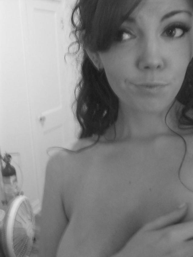 7P Beautiful young wife self shooter