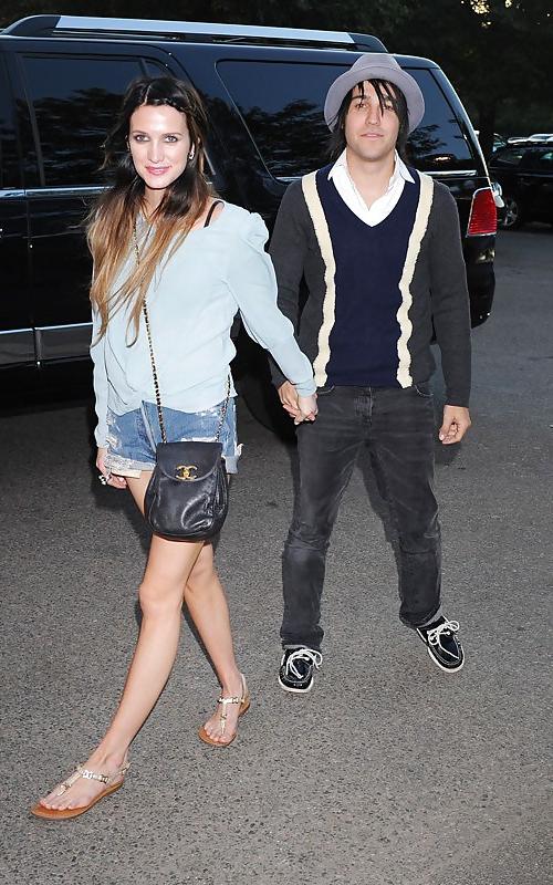 25P Ashlee Simpson Foot Pics