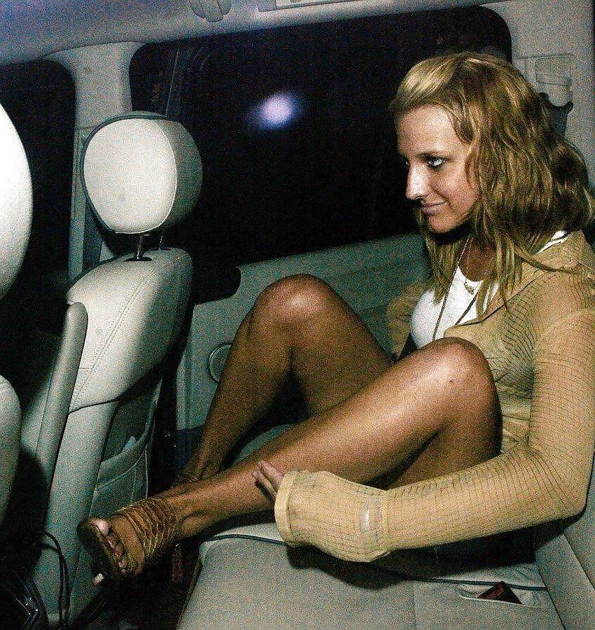 25P Ashlee Simpson Foot Pics