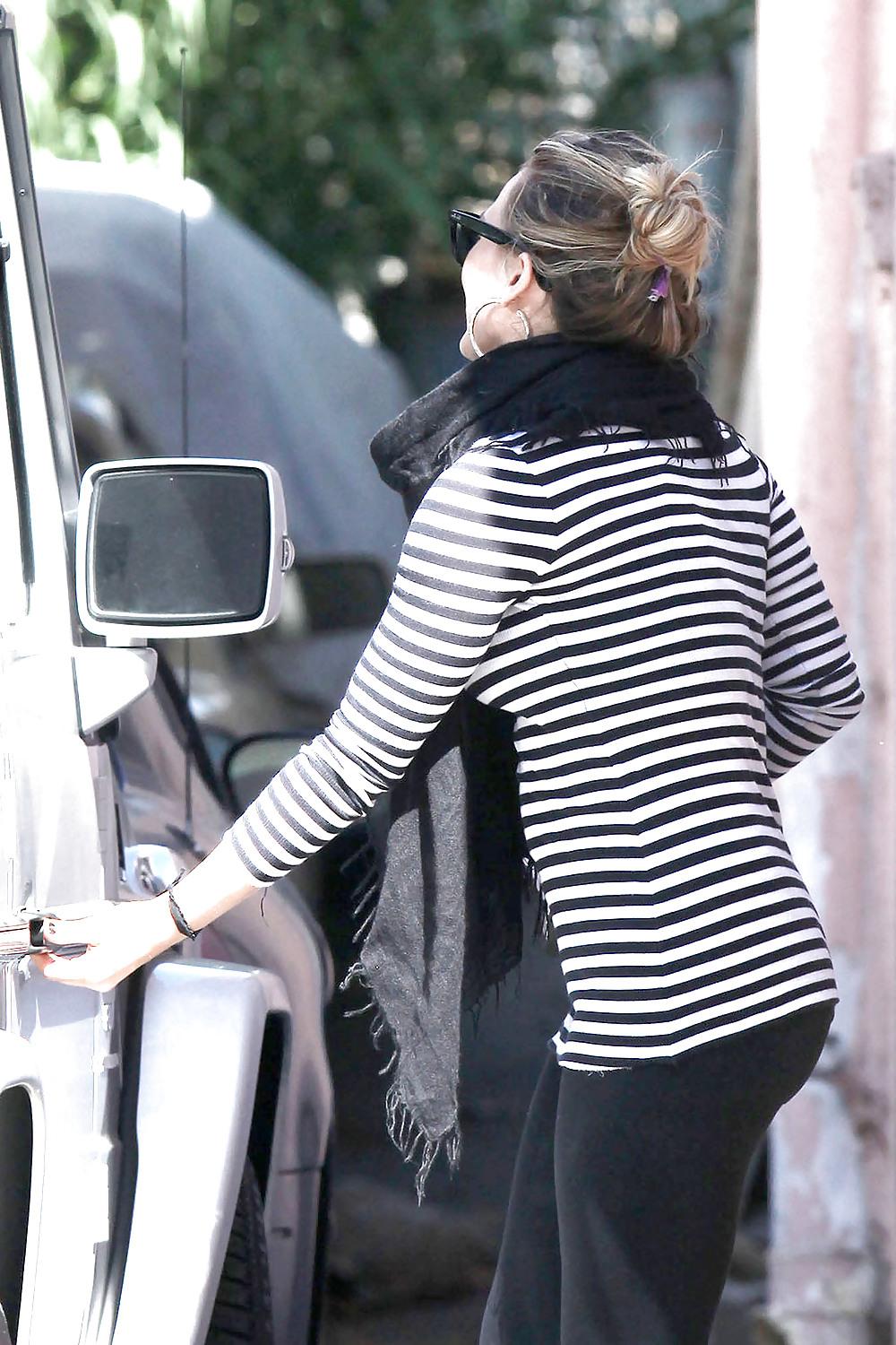 20P Hilary Duff Goes To Pilates in Toluca Lake AssBoots Shots
